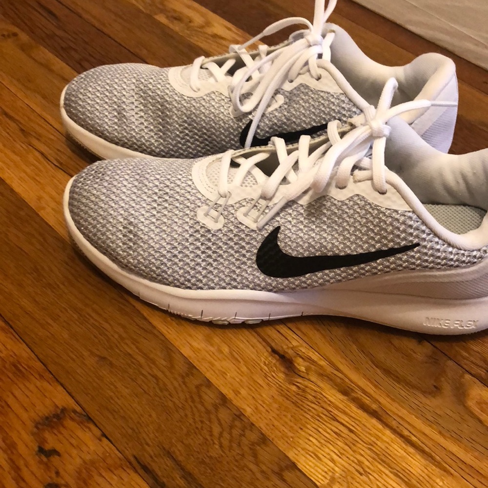 Nike Sneakers 7.5
